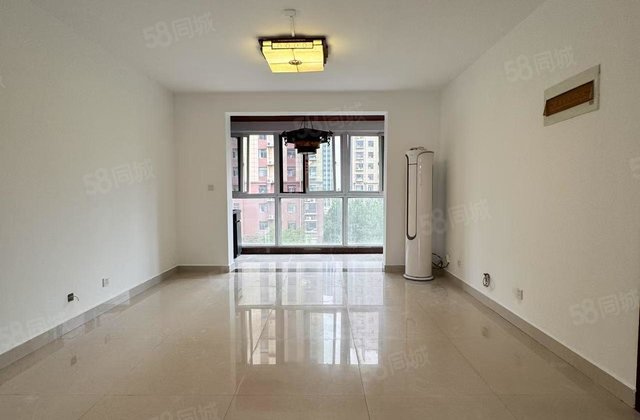 3室2厅 南北通透 畅博书香东郡 电梯房 简单装修 带车位储