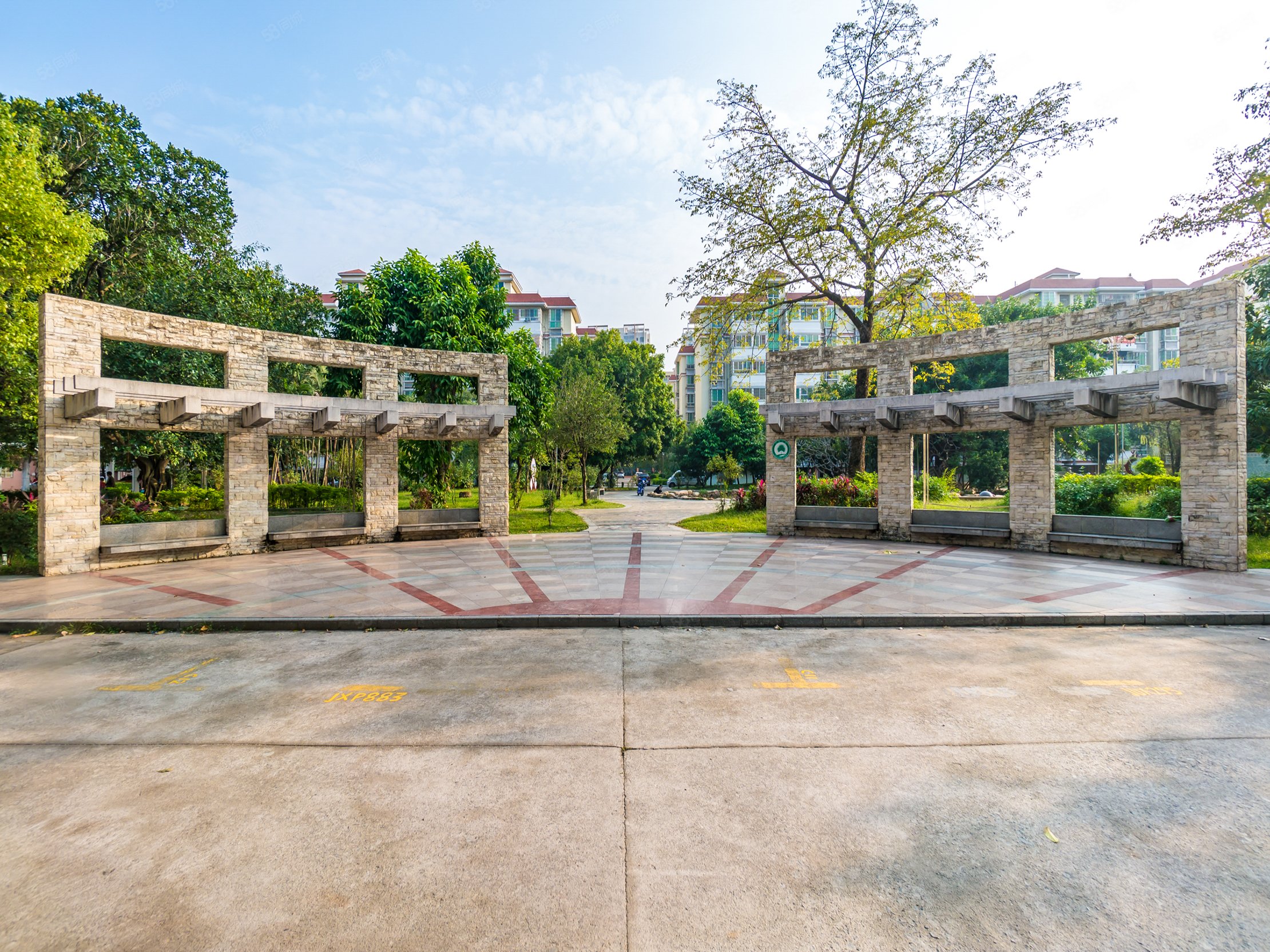 买房8折手期2w银泉花园大3房家私齐全健步低层看房方便