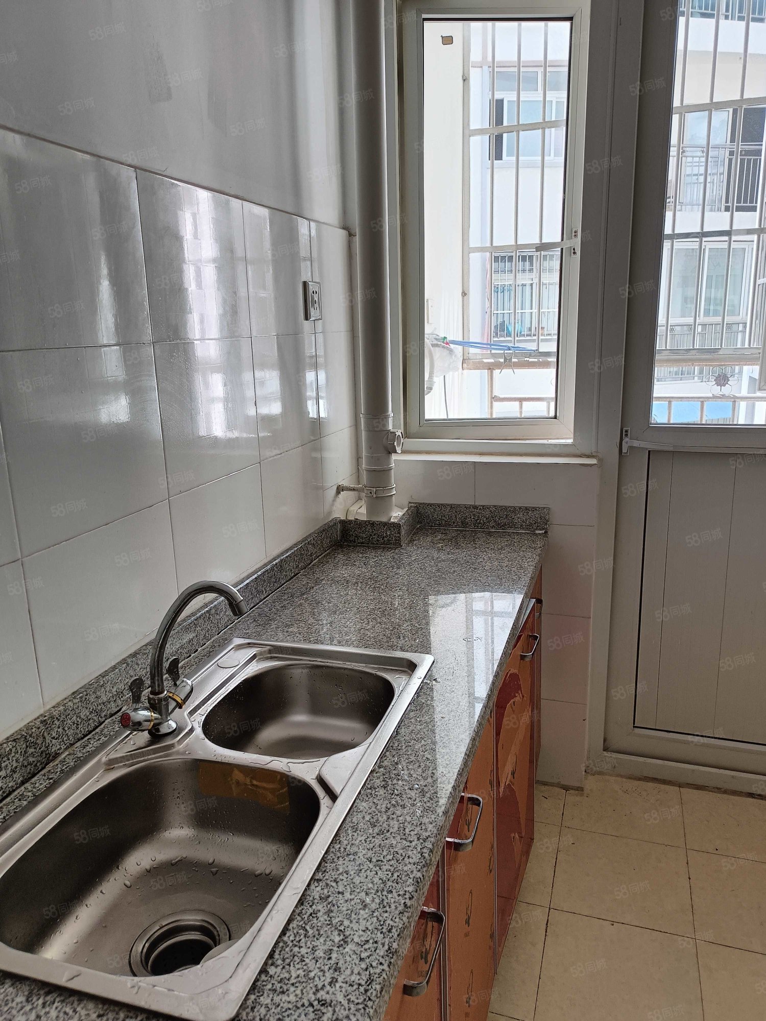 家佳缘小区2室2厅1卫66.36㎡南北19.88万