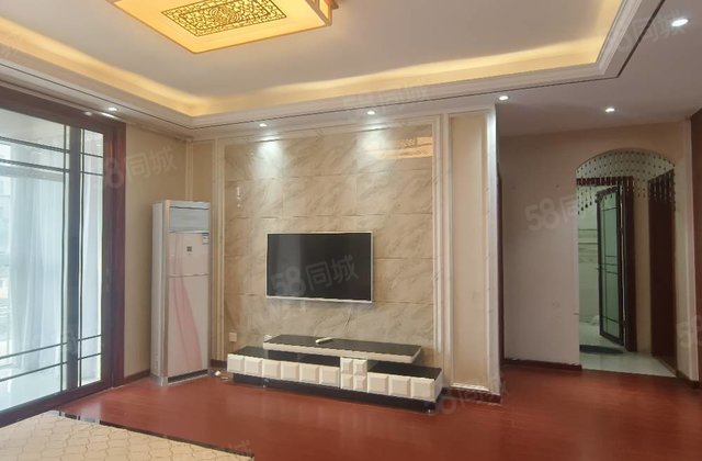 香江附近，中通领郡城，电梯房，好楼层，送精装修，免大税