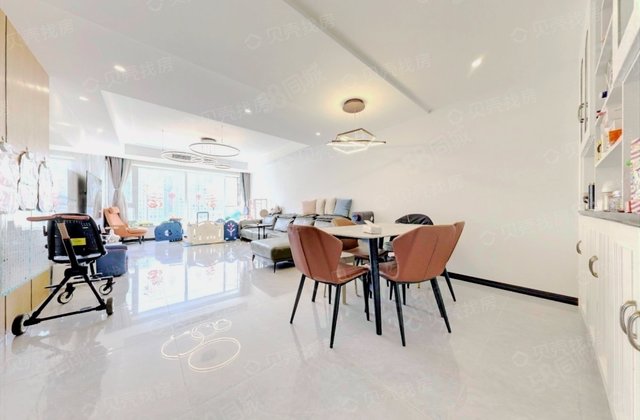 天悦龙栖台4室2厅128.2㎡115万二手房图片