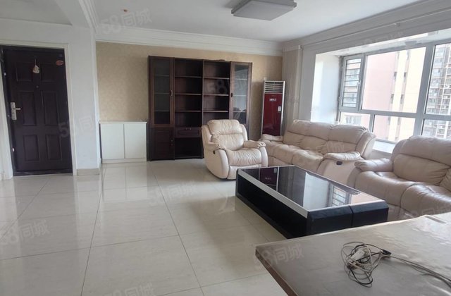 新东方龙湾 带车位 小高层 靠近东门 南北通透