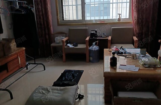 房东急售!三室两厅两卫!带车位储藏室, ,