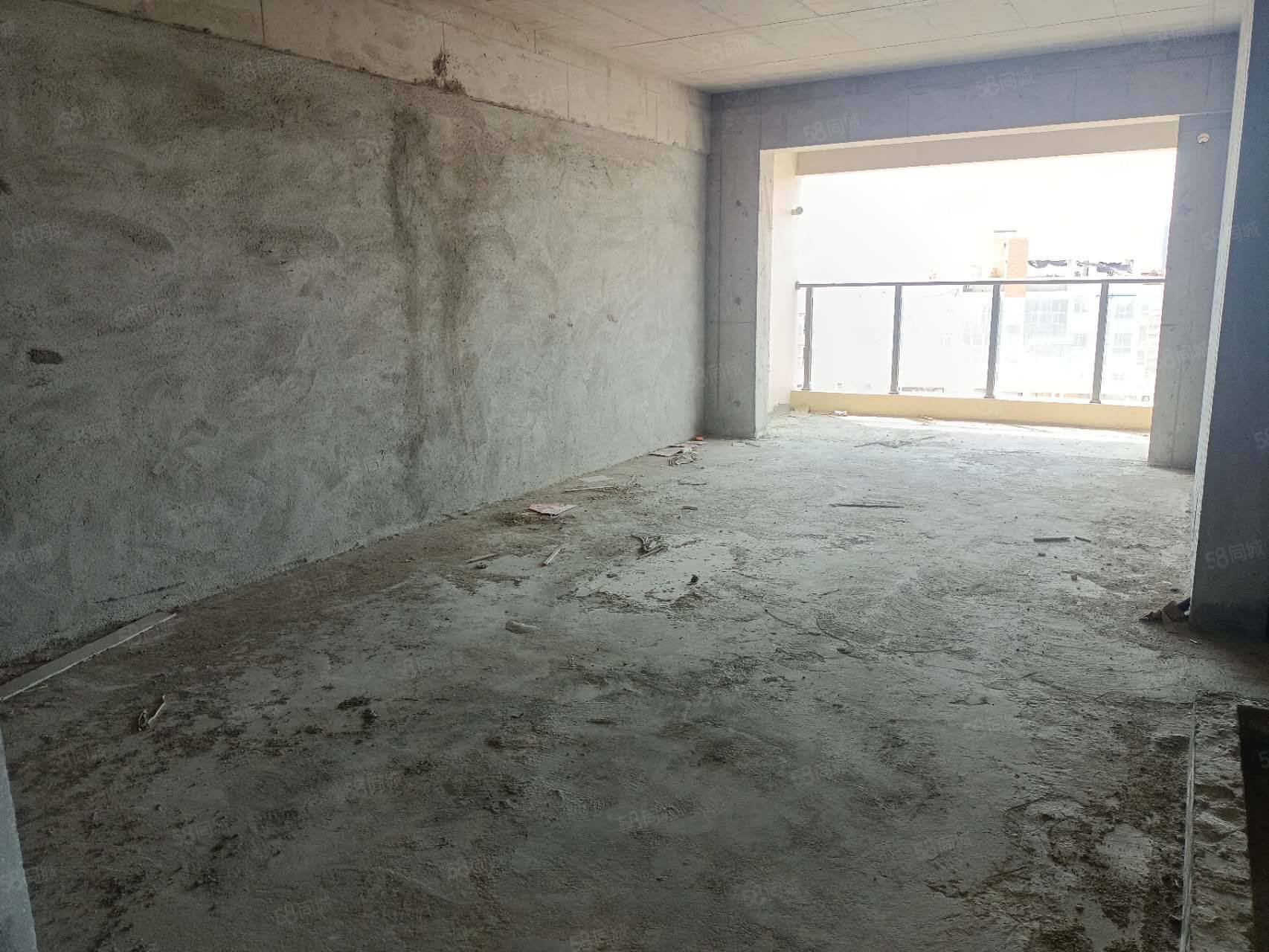 康德广场3室2厅2卫91.16㎡东84万