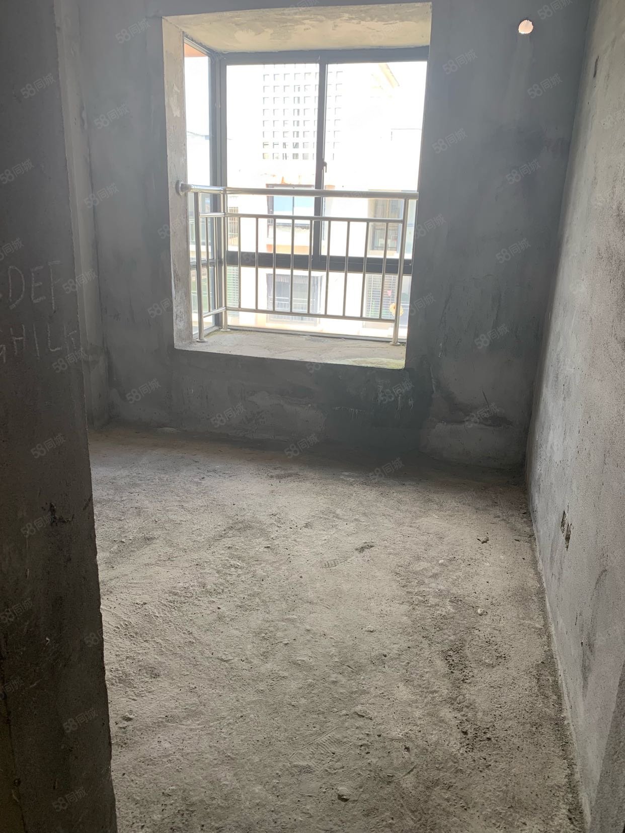 和贵花园2室2厅1卫85.88㎡南37万