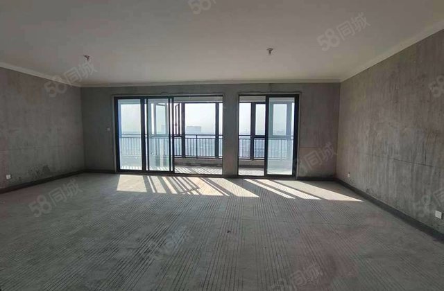 湖畔春晓4室2厅188㎡155万二手房图片