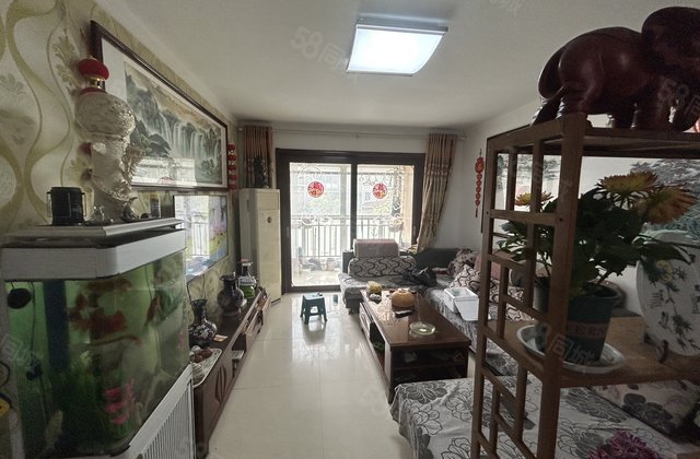 新东方龙湾在水一方 房龄新 电梯房 居住密度低 南北通透