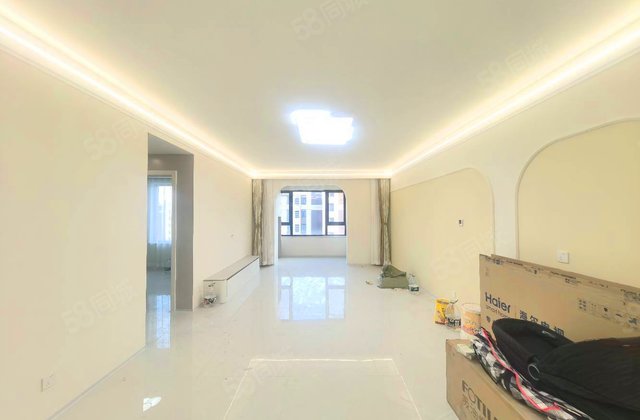 绿地新里栖湖公馆4室1厅134.43㎡140万二手房图片