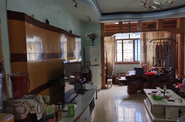 荔波乡镇小区3室2厅132.65㎡35万二手房图片