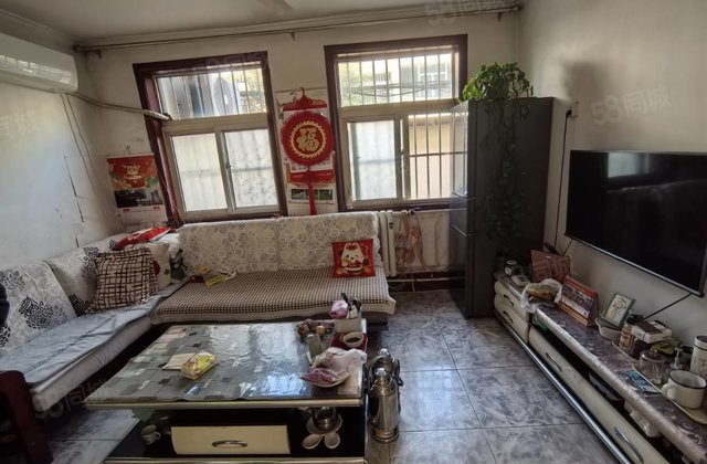 急售新出东昌湖，市医院南邻一楼带大院子带配房三室朝阳随时看房