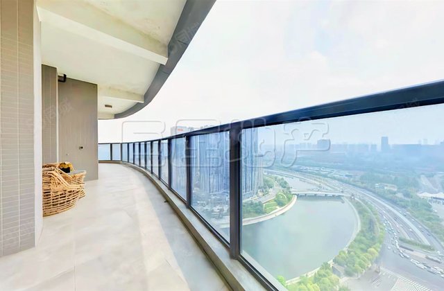 招商大魔方玺悦4室2厅307㎡1750万二手房图片