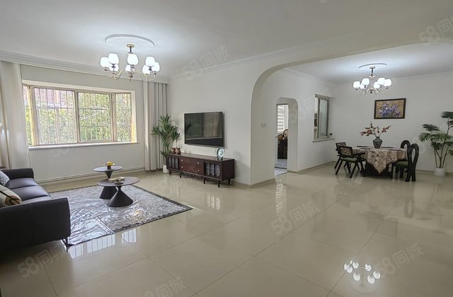 凤凰新城大平层 三室两厅两卫 带车库储藏室 拎包入住