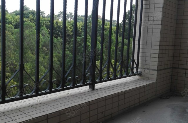 绿景国际花城3室2厅105.29㎡68万二手房图片