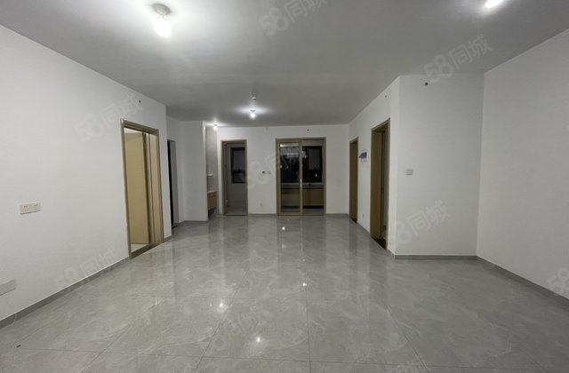 房东特别诚心卖财干路，星光理想城电梯房精装 三室叶草户型