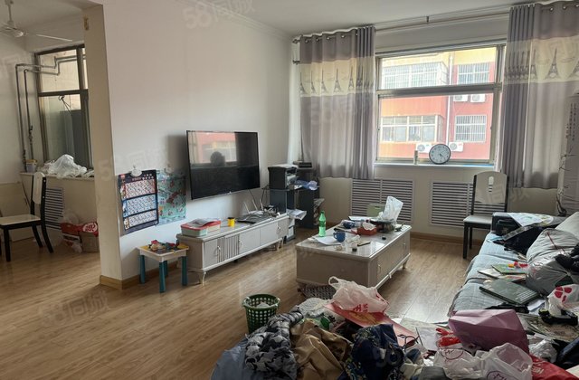 低价出北顺片区！地税局家属院阳光楼层~送储~免大税可按揭！