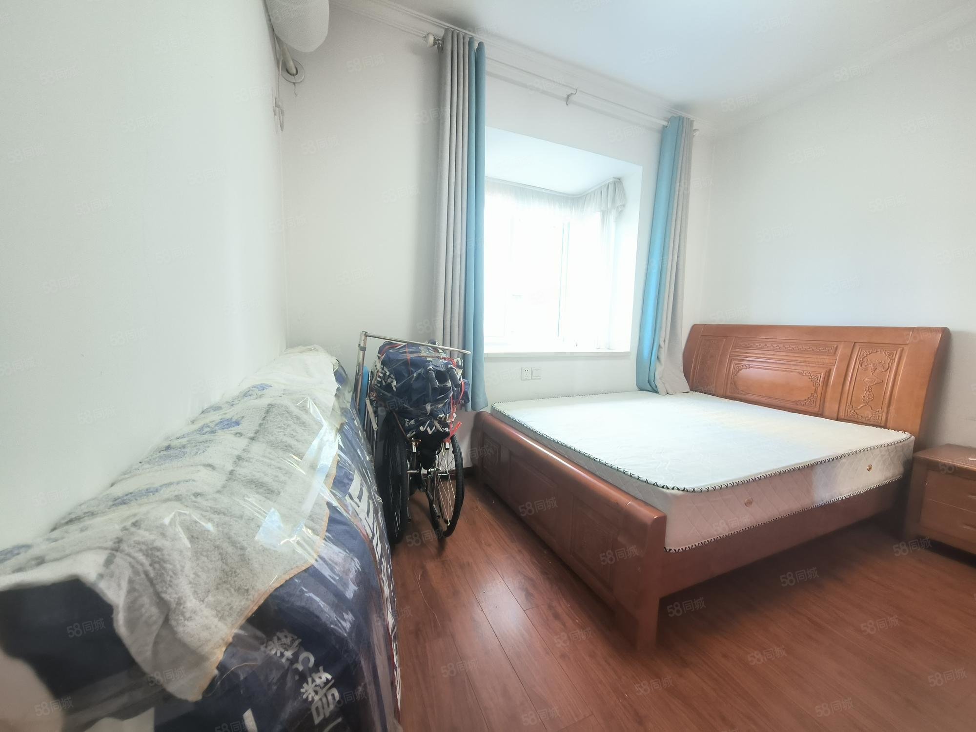 国瑞蓝山郡3室2厅2卫128.5㎡南北71万