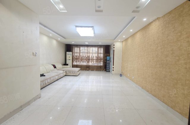 城市主人！电梯房！客厅朝阳！南北通透！三室两卫！带车位储