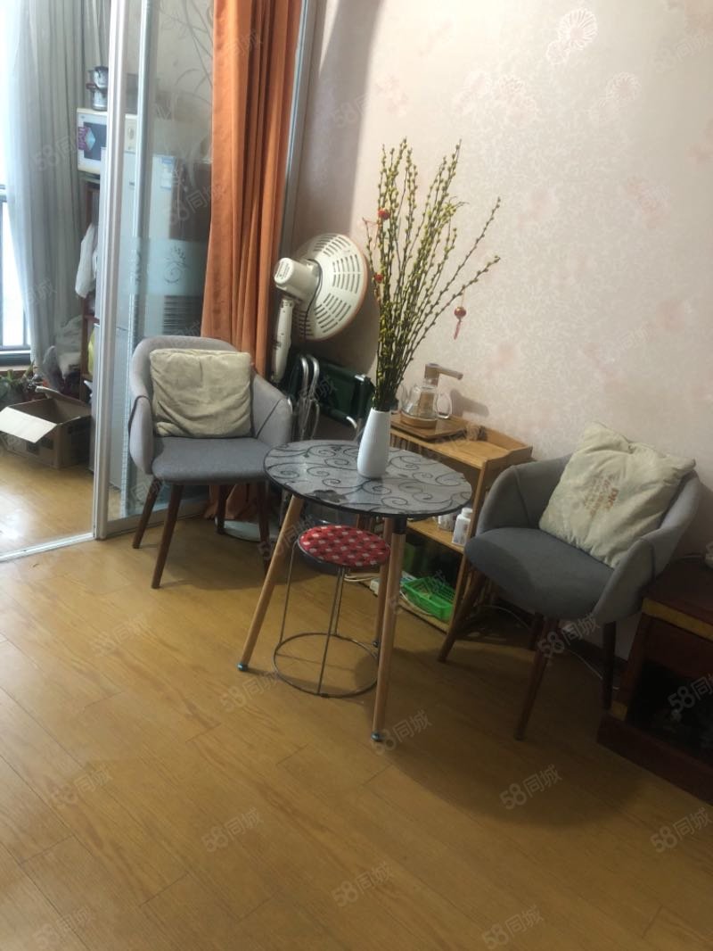 万基商务公寓1室1厅1卫42㎡北10.8万