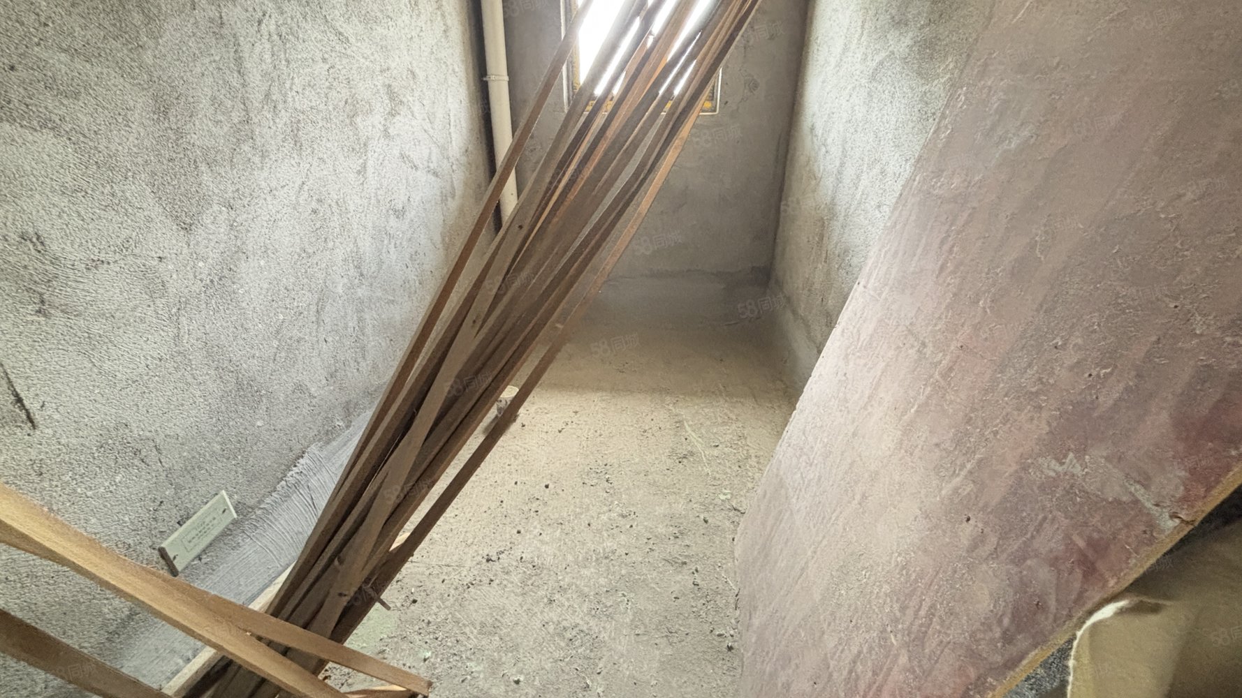 秀江印象7室2厅2卫270㎡南北150万