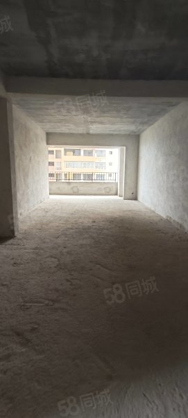 翡翠园3室2厅2卫130㎡南北45万