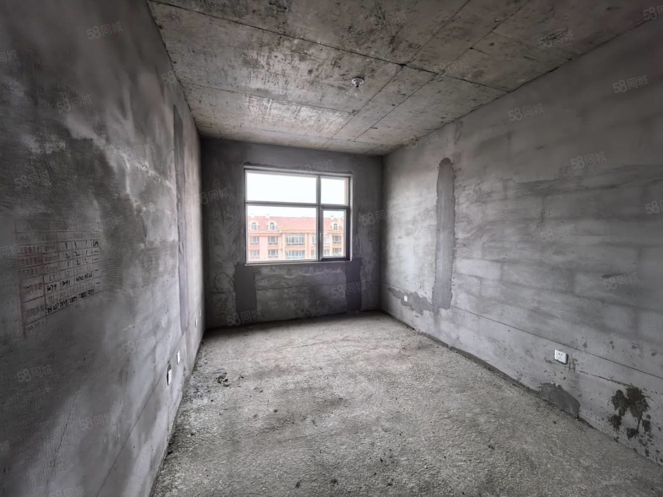 东方新天地3室2厅2卫144㎡南北56.8万