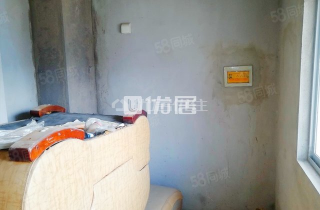 华庭名居4室2厅155㎡125万二手房图片