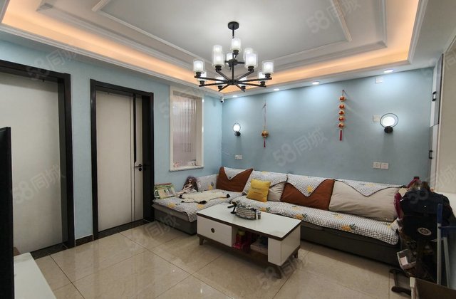 精装地暖房 满五   精装可拎包入住 交通便利 刚需小三居