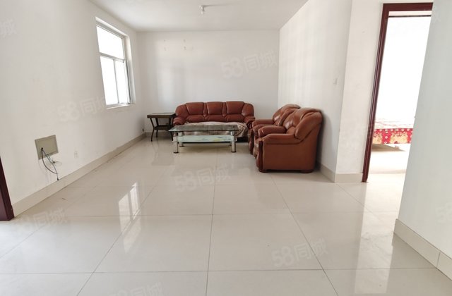 金柱绿城 楼龄新 出行方便  中间楼层采光好