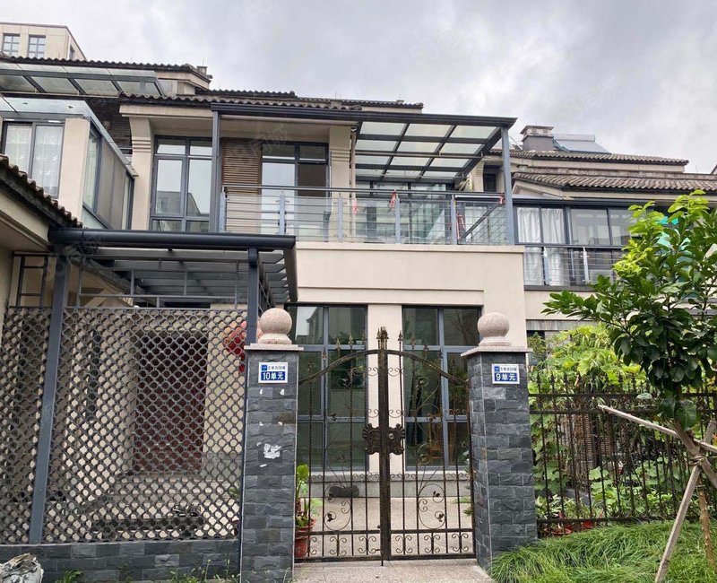 星星港湾 精装修排屋 前后大花园 送车位 随时看房