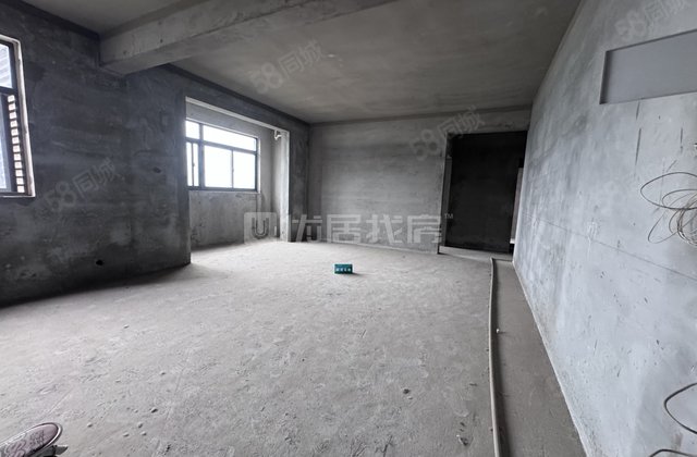 华鹏梧桐邑3室2厅121.24㎡58万二手房图片