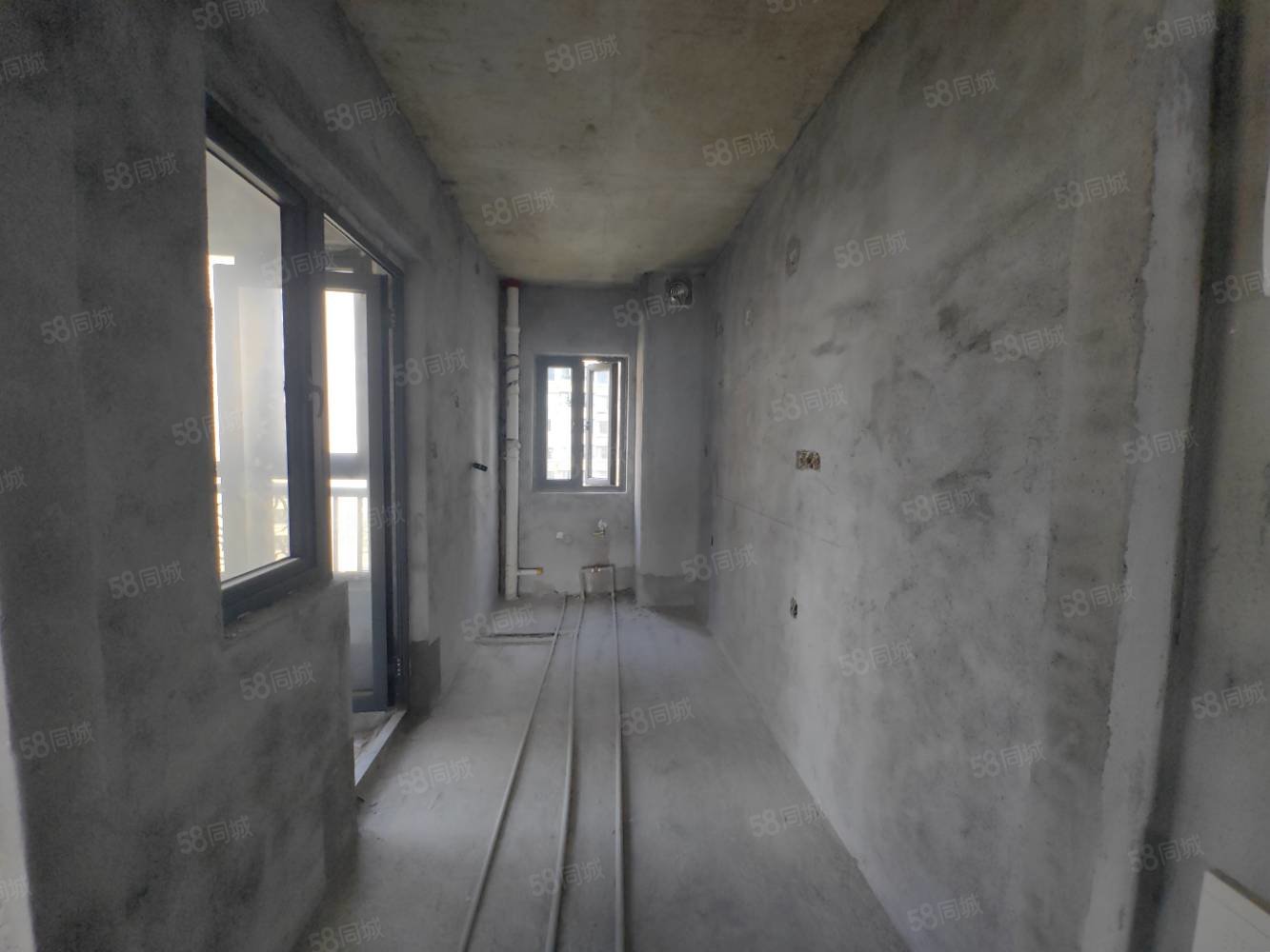 恒大绿洲4室2厅2卫150㎡南北87.8万