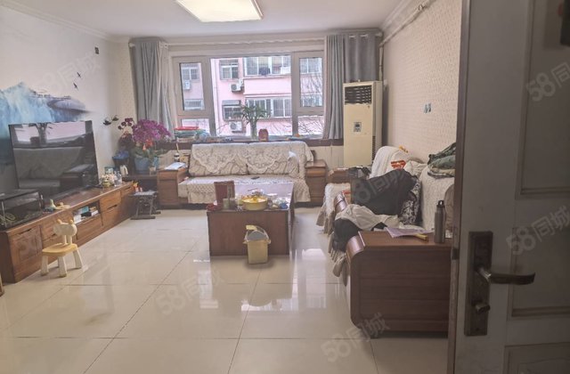 大润发超市附近三室朝阳双阳台带个地上车库