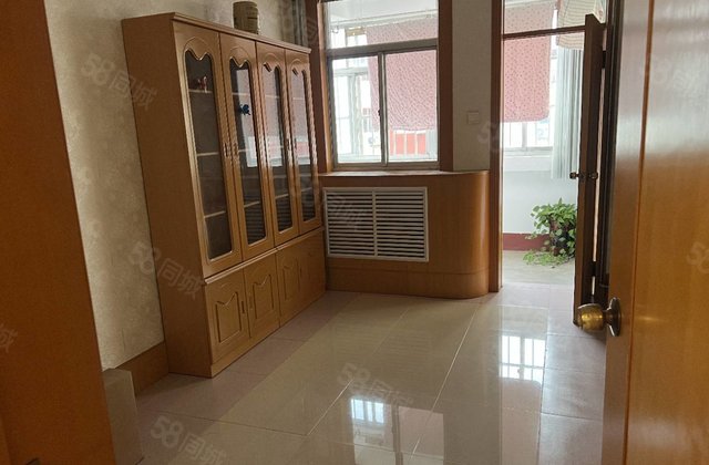 三中家属院  学霸陪 首 选 大阳台 三室