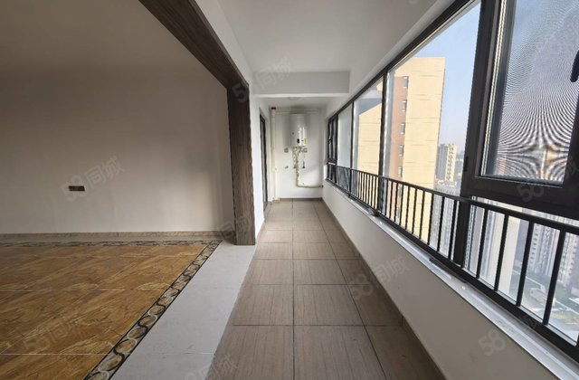 入户花园 东昌 二实验 国岳府 清水湾 新房未住   送车位