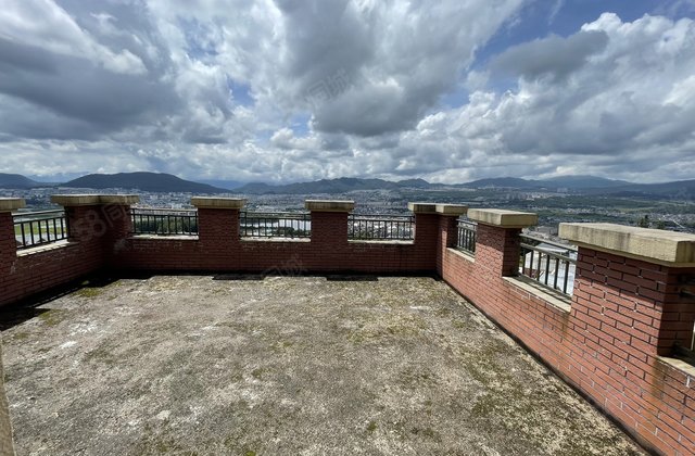 高黎贡国际旅游城(别墅)5室2厅446㎡600万二手房图片
