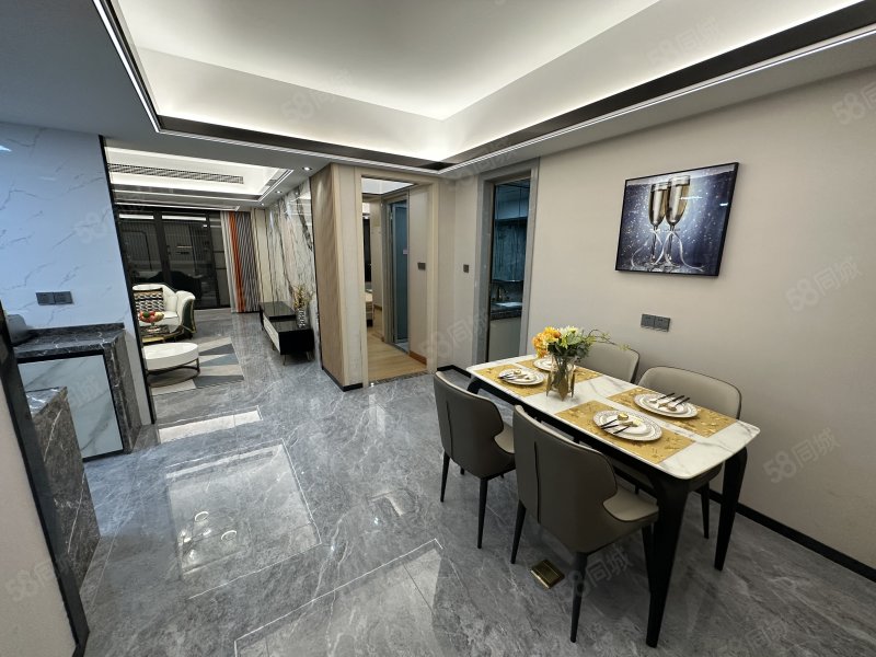 紫麟华府3室2厅2卫103㎡南北56.5万