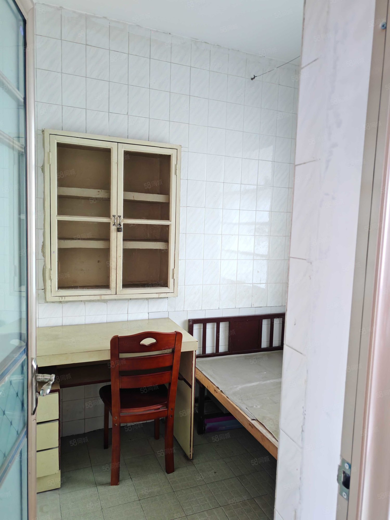 神鹰小区3室2厅1卫84㎡南北25万