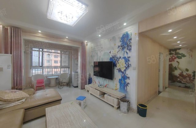 电梯好楼层 客厅朝阳 方正三室 精装干净有钥匙