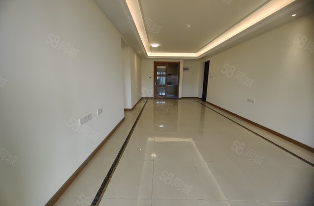 开发区，集美一品，精装修，带车位地下室