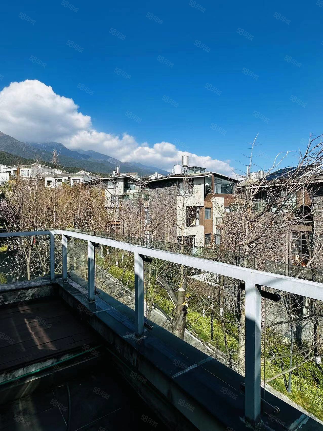 大理的小院子苍山脚下联排海景别墅端头房精装修采光好带院子