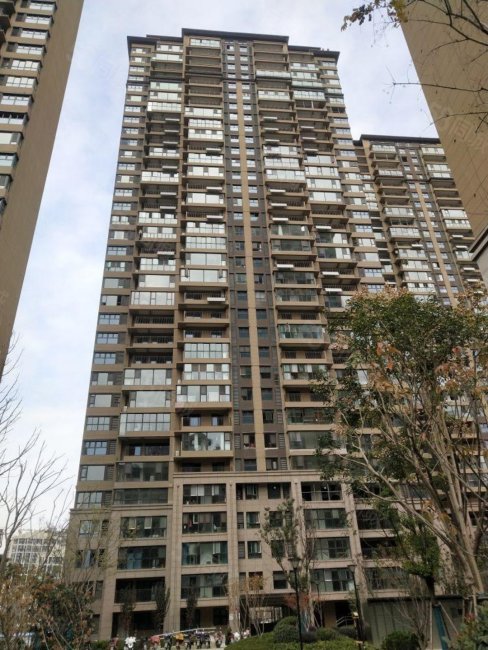 金辉优步水岸丨7楼层丨户型方正丨采光刺眼丨密码锁拎包即住