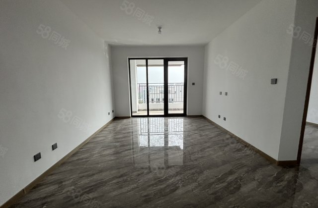 财信学府印象 三室带车位储藏室 一实验本部 好楼层随时看房