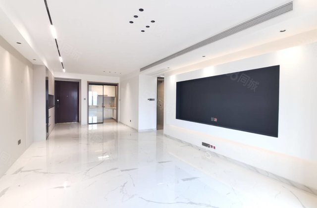 徒骇河边 国岳府 全屋精装 带车位 中央空调 四室双卫随时看