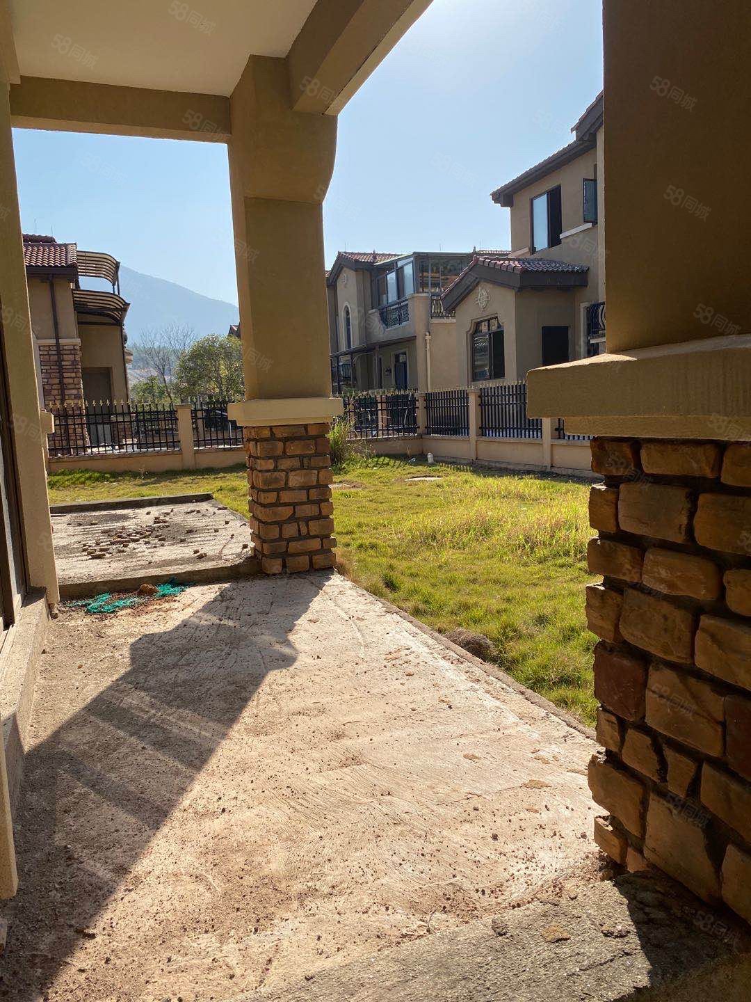 武夷山碧桂园6室1厅3卫360㎡北320万