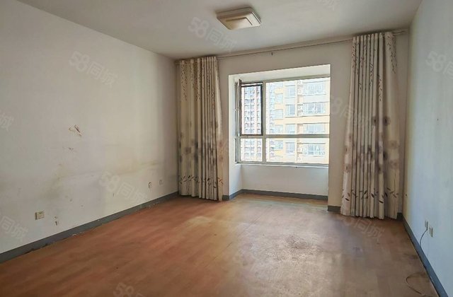 东昌丽都 带车位 储藏室 中上楼层 教育生活配套齐全交通