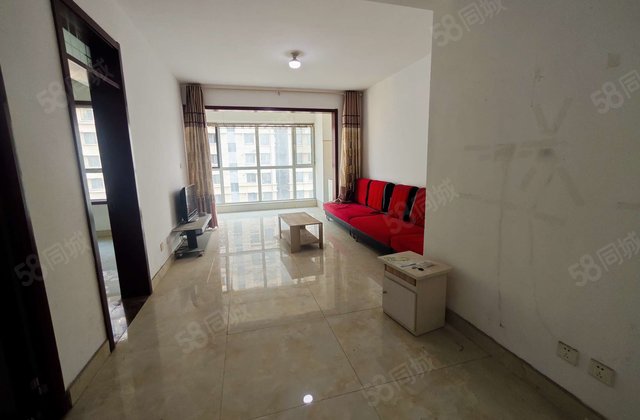 有电梯 商圈成熟 房龄新 中间楼层采光好 交通便利 南北通透