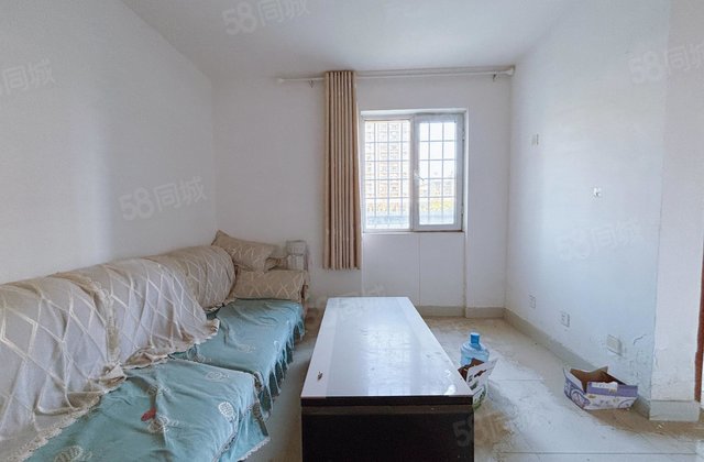 文轩本部，龙湾一室一厅一厨一卫，户型方正南北通透