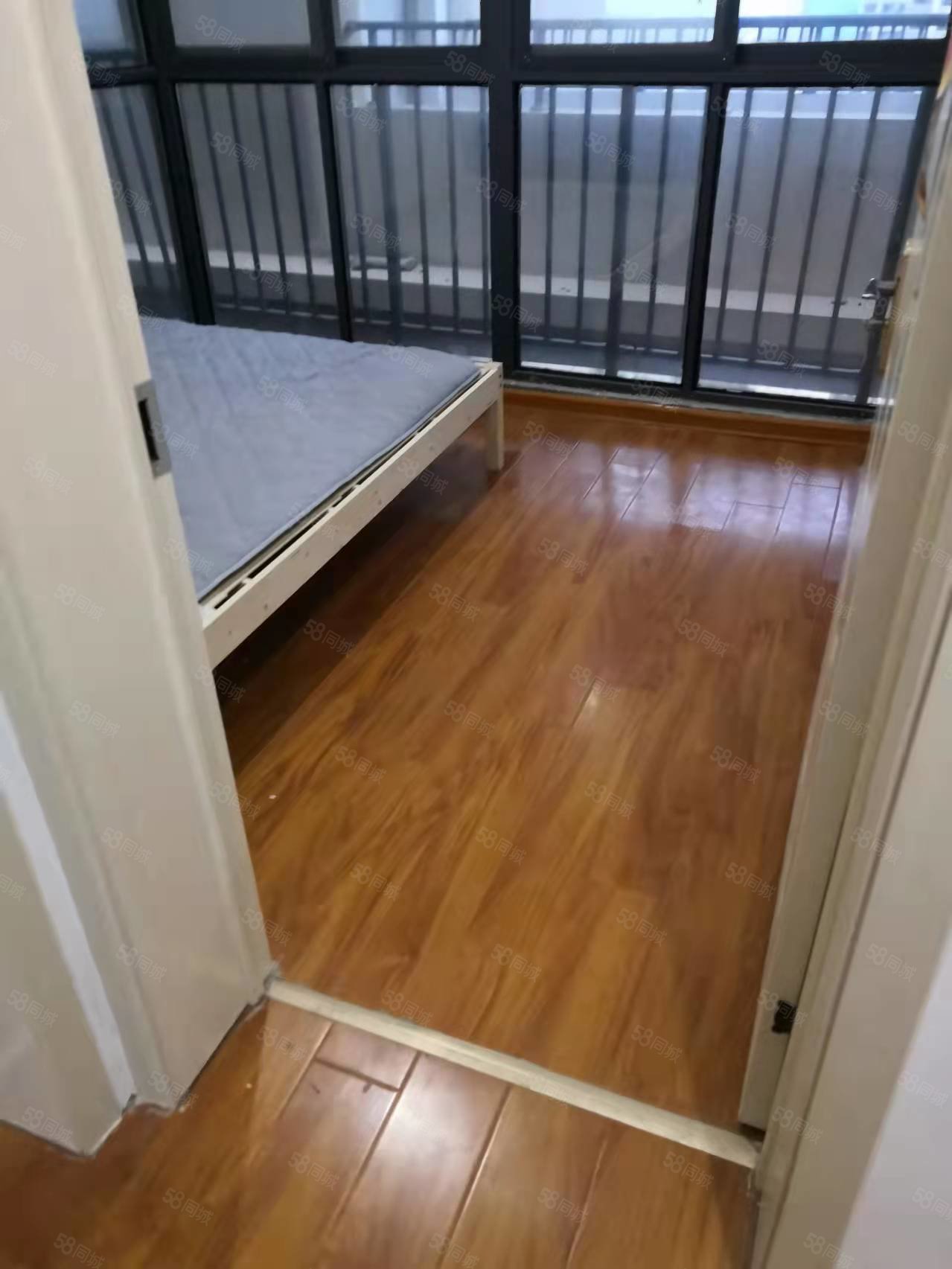 加侨侨城壹号(C区)3室2厅2卫108.51㎡南65万