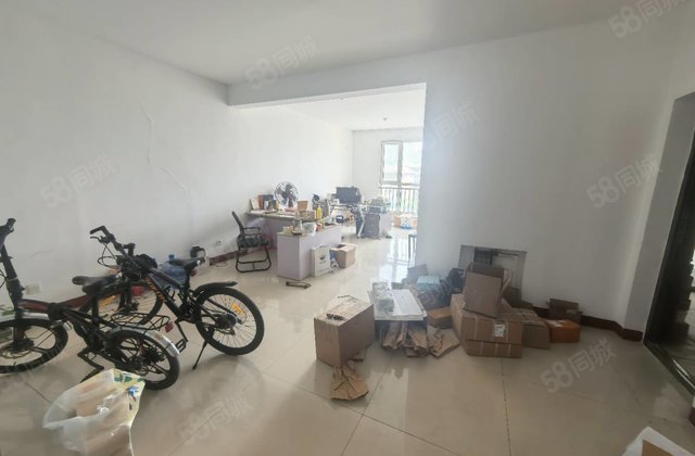 振兴路二干路 七中旁边 亚大怡景电梯房 地暖可做三室免大税