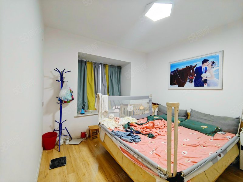 麓山印象 产权清晰 双卫格局 带电梯 临地铁 满五 精装修